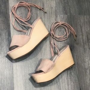 Raye Wedges